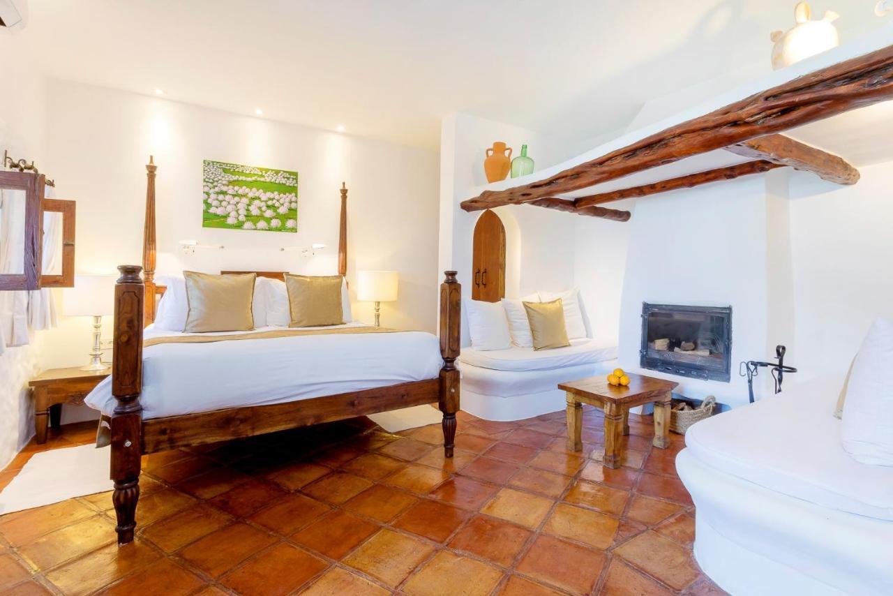 Agroturismo Atzaro Santa Eularia des Riu Exterior photo